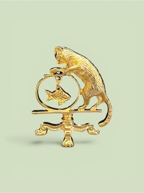 Gold Tone Cat and Fish Brooch